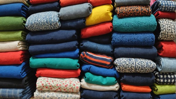 Réduire, réutiliser, recycler : comment gérer son vieux linge de maison?
