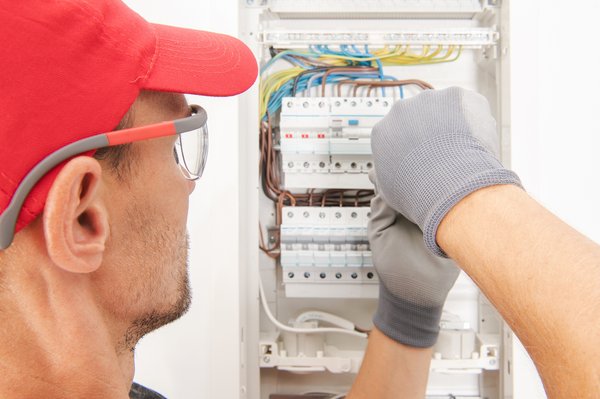 Services d'électricité à Lescar disponibles 24/7